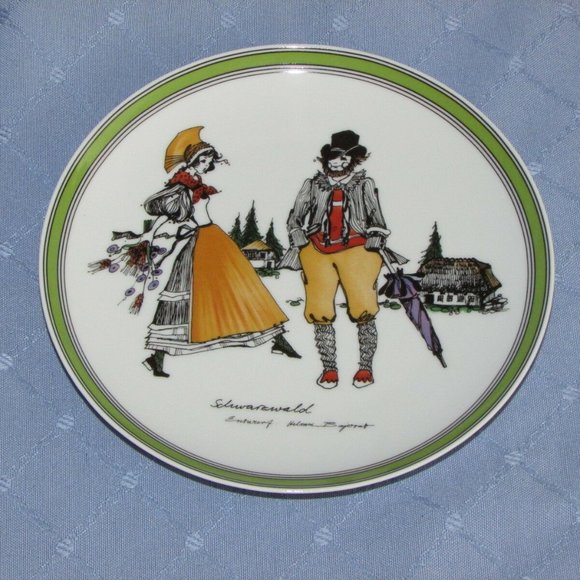 Collector Plate Black Forest Costumes HUTSCHENREUTHER Germany Vintage - Picture 5 of 7